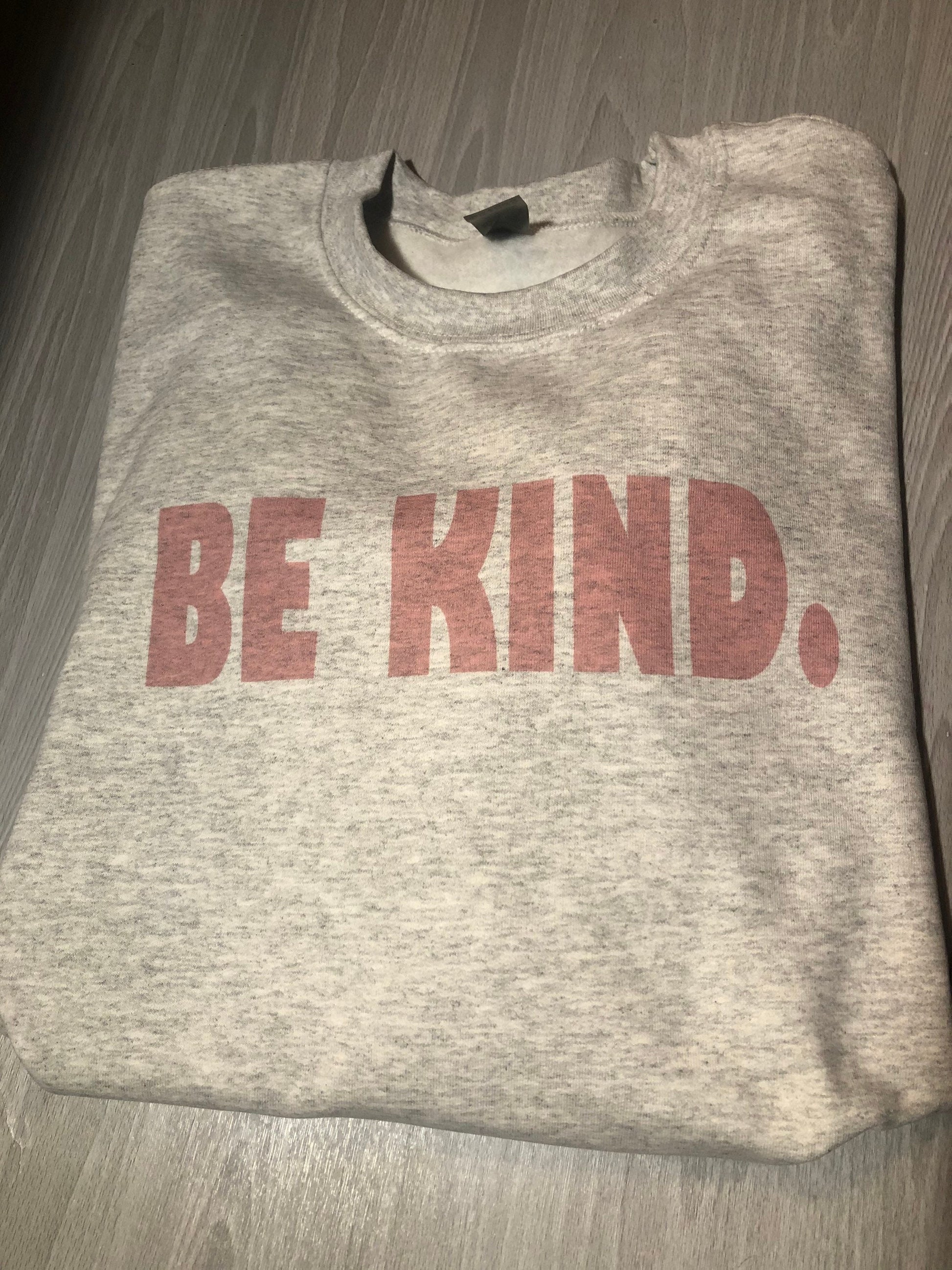 Be kind Graphic Crewneck Sweatshirt - Liv's Boutique